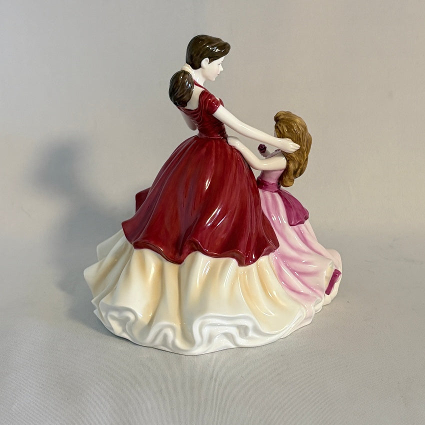 Royal Doulton Figurine A Gift for Mother HN5159