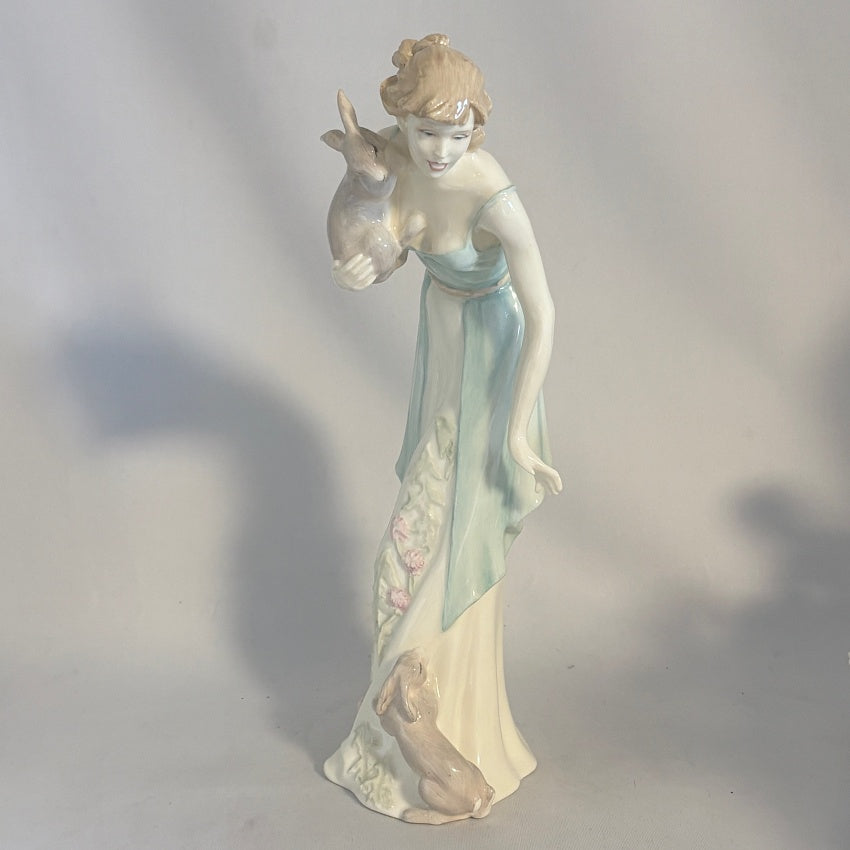 Royal Doulton Figurine Tender Greetings HN4261