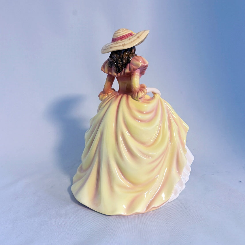 Royal Doulton Figurine Heartfelt Wishes HN5421