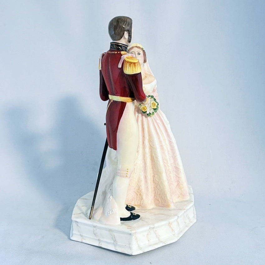 Royal Doulton Figurine Queen Victoria & Prince Albert HN3256