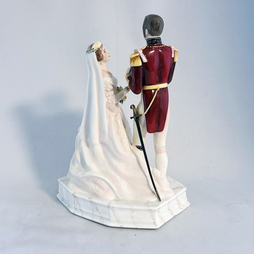 Royal Doulton Figurine Queen Victoria & Prince Albert HN3256