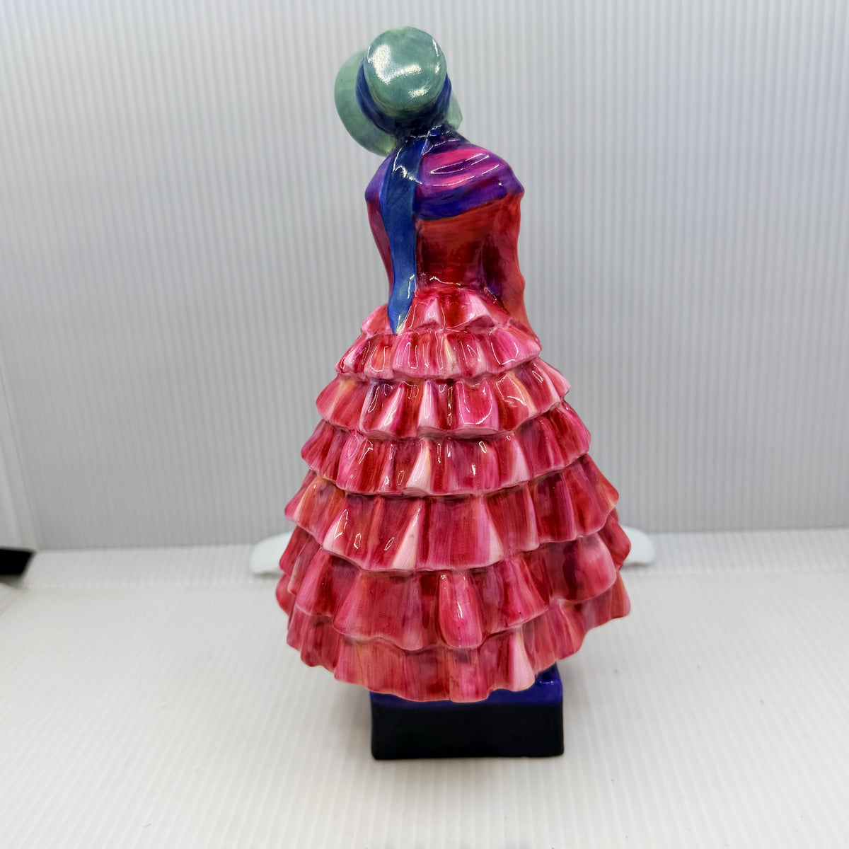 Royal Doulton figurine Priscilla HN1340 by Leslie Harradine, an 8 inch hand-painted lady figure produced 1929–1949