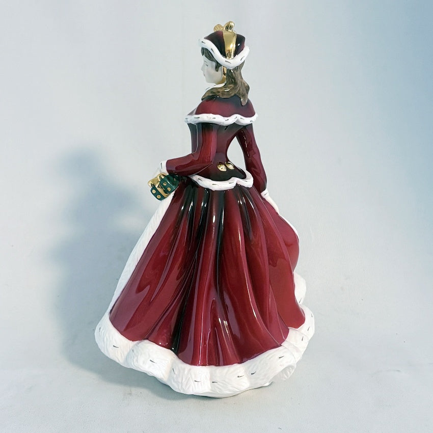 Royal Doulton Figurine Seasons Greetings 2004 HN5234
