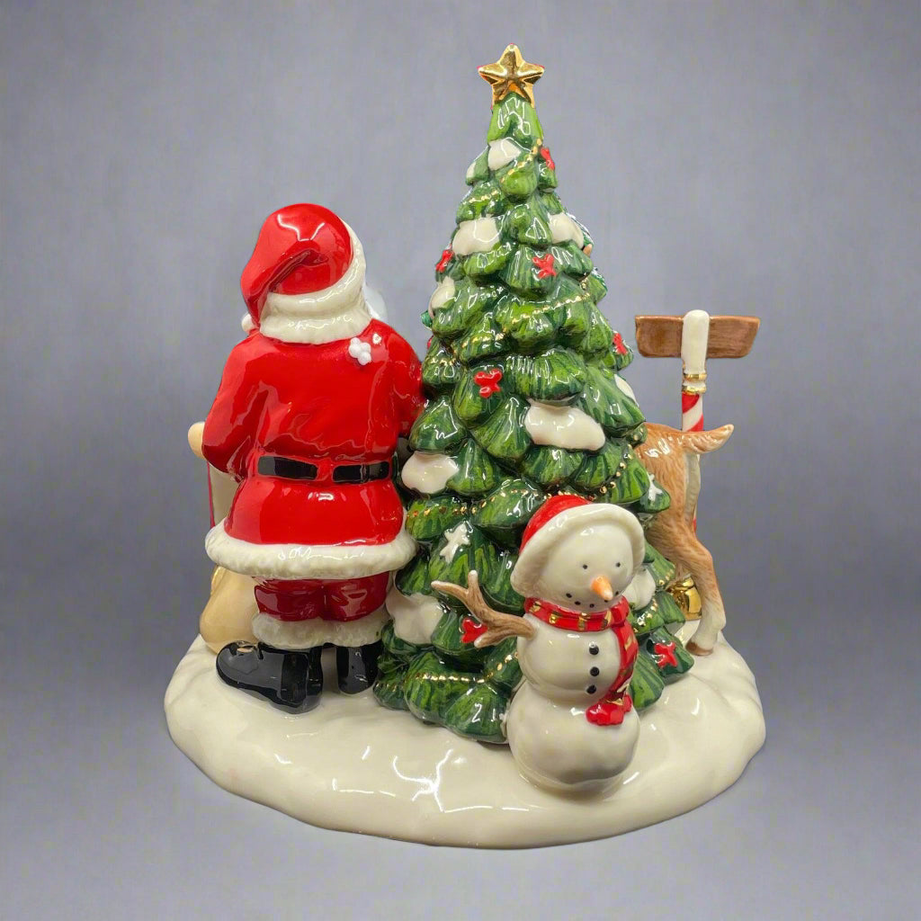 Royal Doulton Figurine Santas World Map HN5469  William Cross
