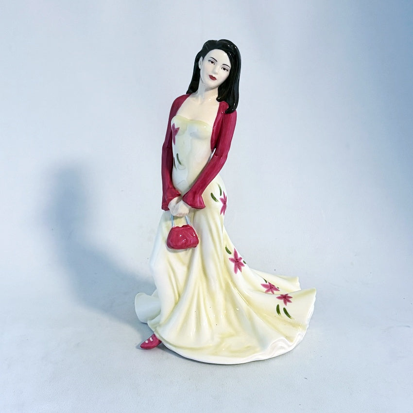 Royal Doulton Figurine Loving Thoughts HN5104
