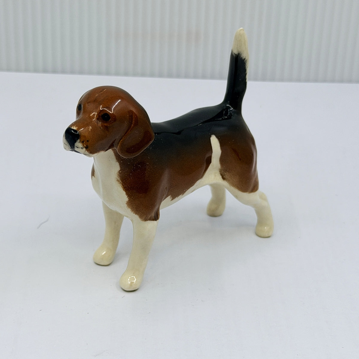 Beswick Beagle Champion Wendover Billy 1939 small tricolour gloss beagle figurine standing with tail raised