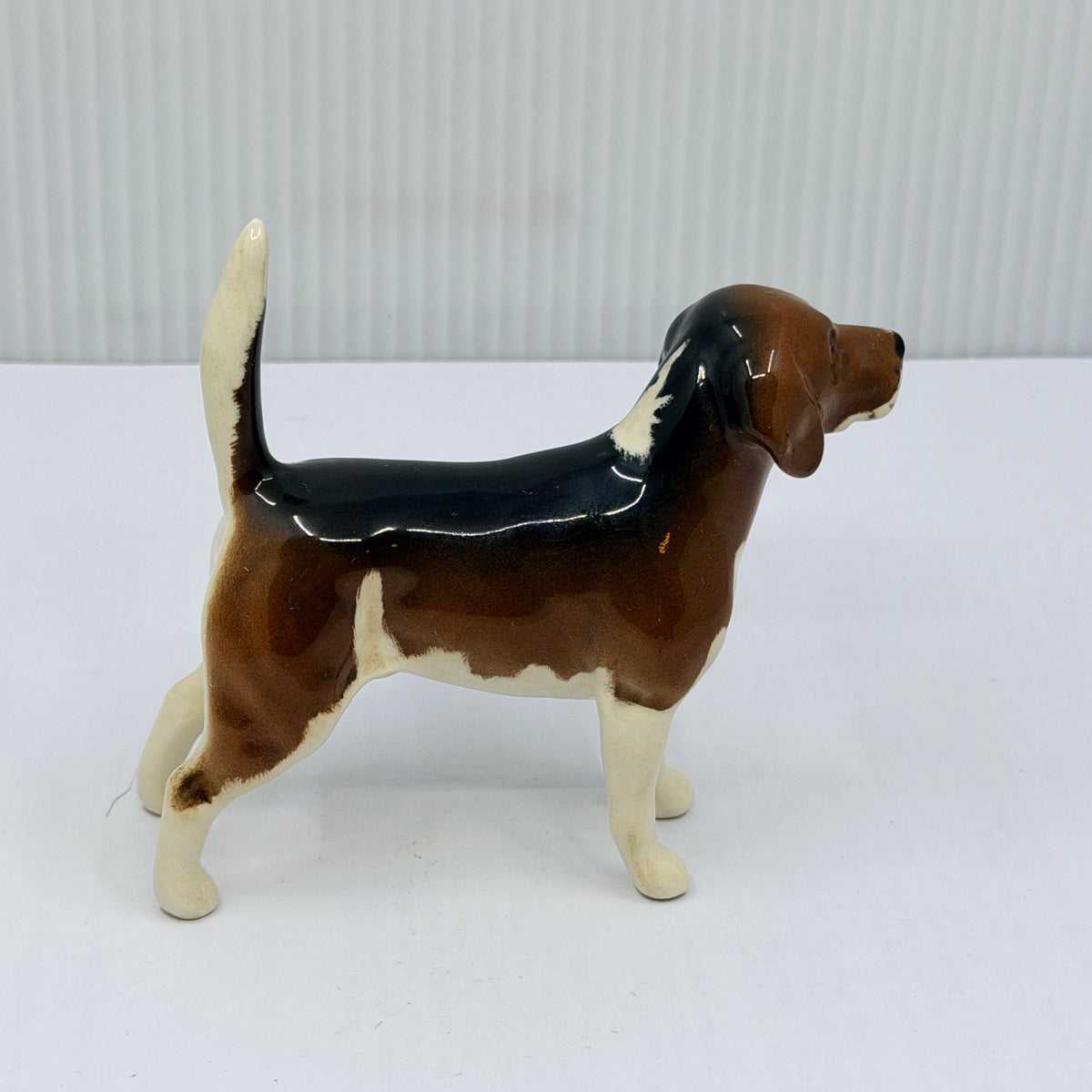 Beswick Beagle Champion Wendover Billy 1939 small tricolour gloss beagle figurine standing with tail raised