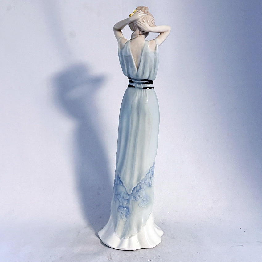 Royal Doulton Figurine Sweet Perfume HN3094 