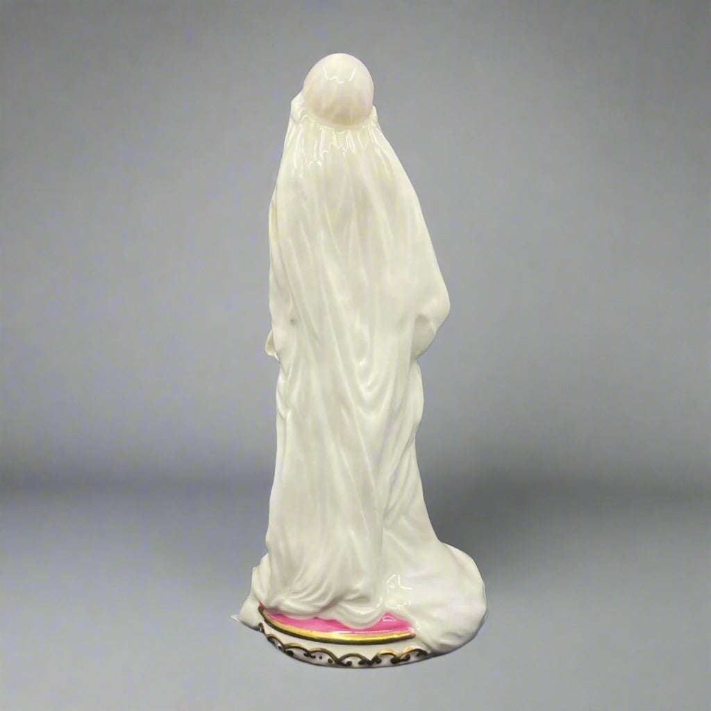 Royal Doulton Figurine Elizabeth Bowes-Lyon HN4421 - William Cross