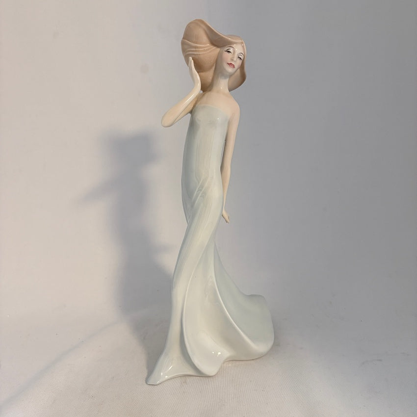 Royal Doulton Figurine Windswept HN3027