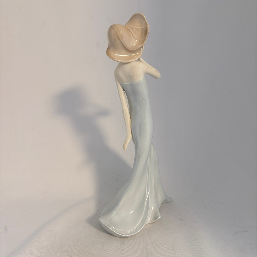 Royal Doulton Figurine Windswept HN3027