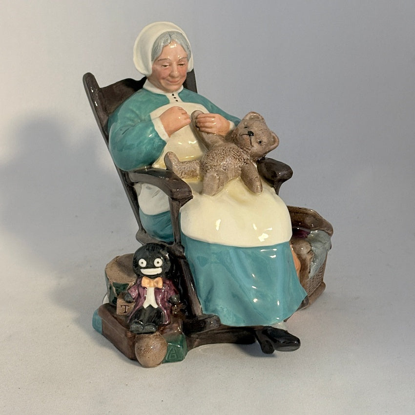 Royal Doulton Figurine Nanny HN2221