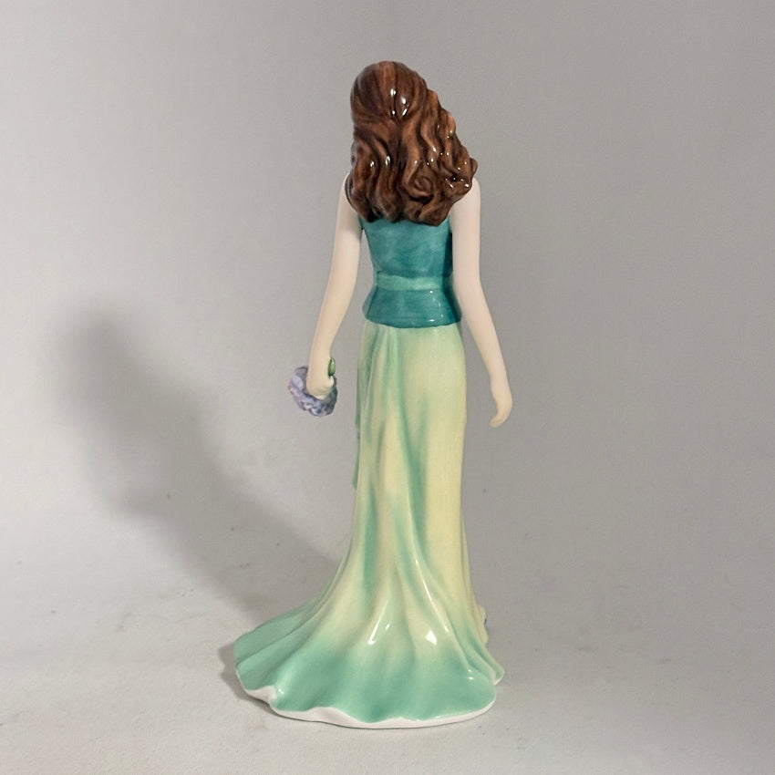 Royal Doulton Figurine Loving Thoughts HN5266