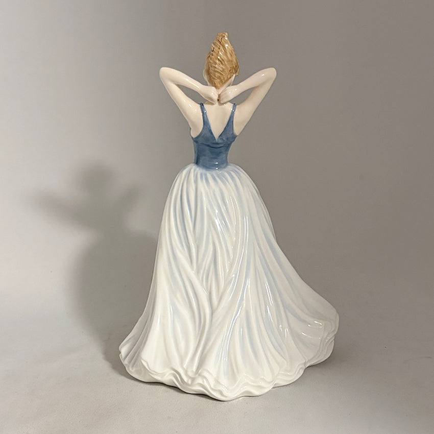 Royal Doulton Figurine Finishing Touches HN4329 
