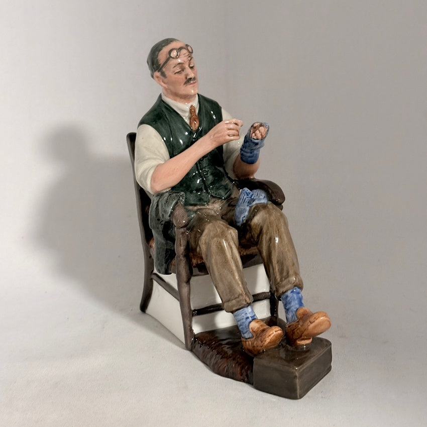 Royal Doulton Figurine The Bachelor HN2319