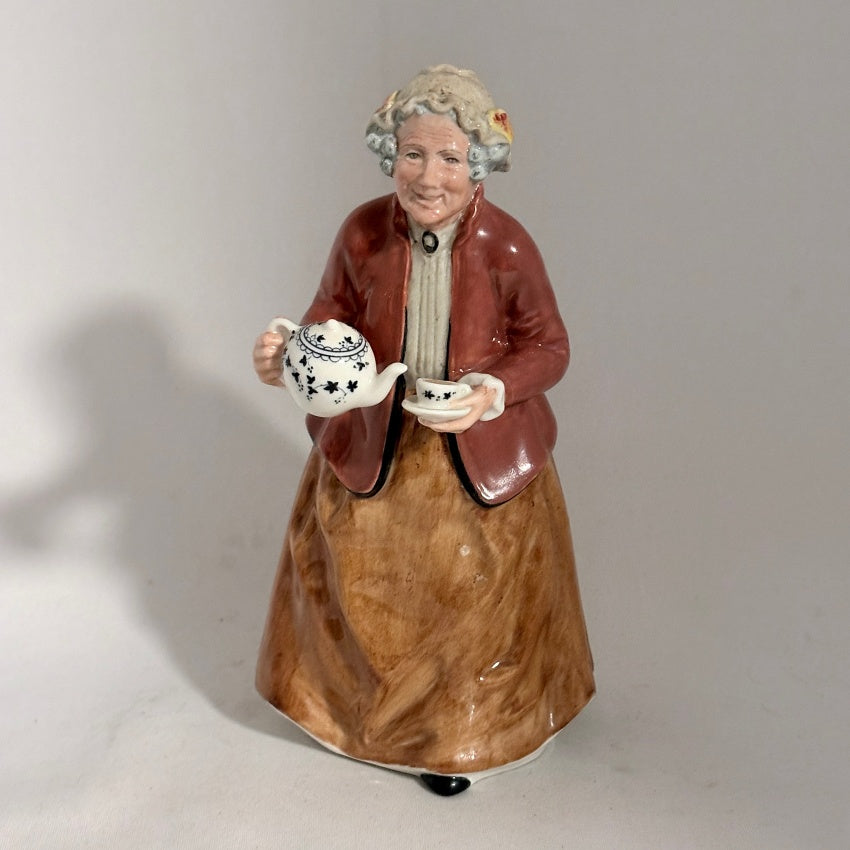 Royal Doulton Figurine Teatime HN2255