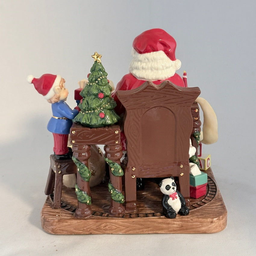 Royal Doulton Figurine Santa Makes His List HN5468 