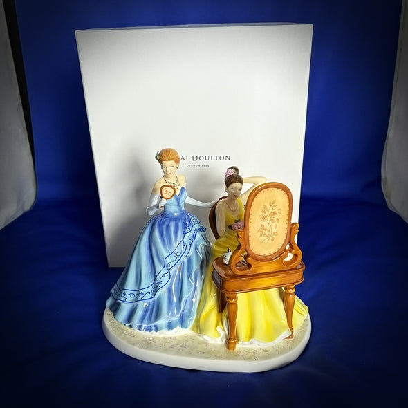 Royal Doulton Figurine Dressing for the Ball HN5580
