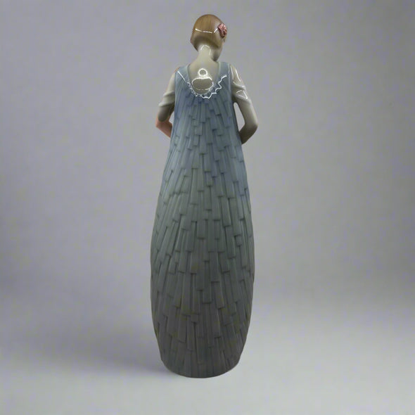 Royal Doulton Figurine Debut HN3026 - William Cross