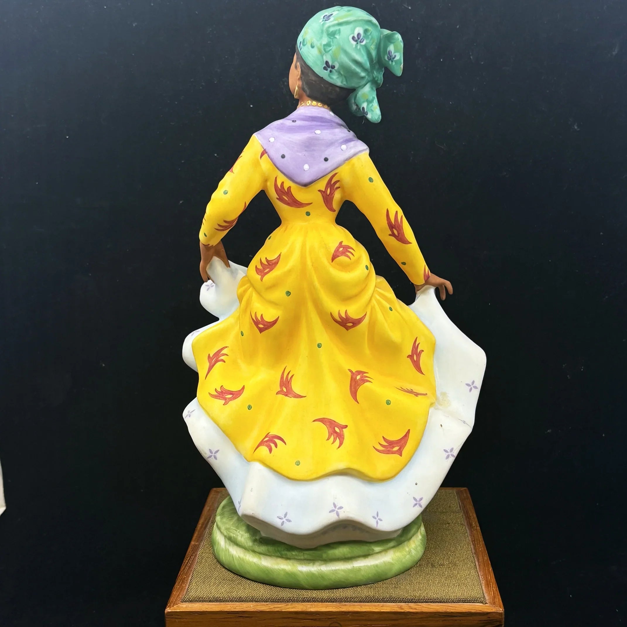 Royal Doulton Figurine West Indian Dancer HN2384 - William Cross