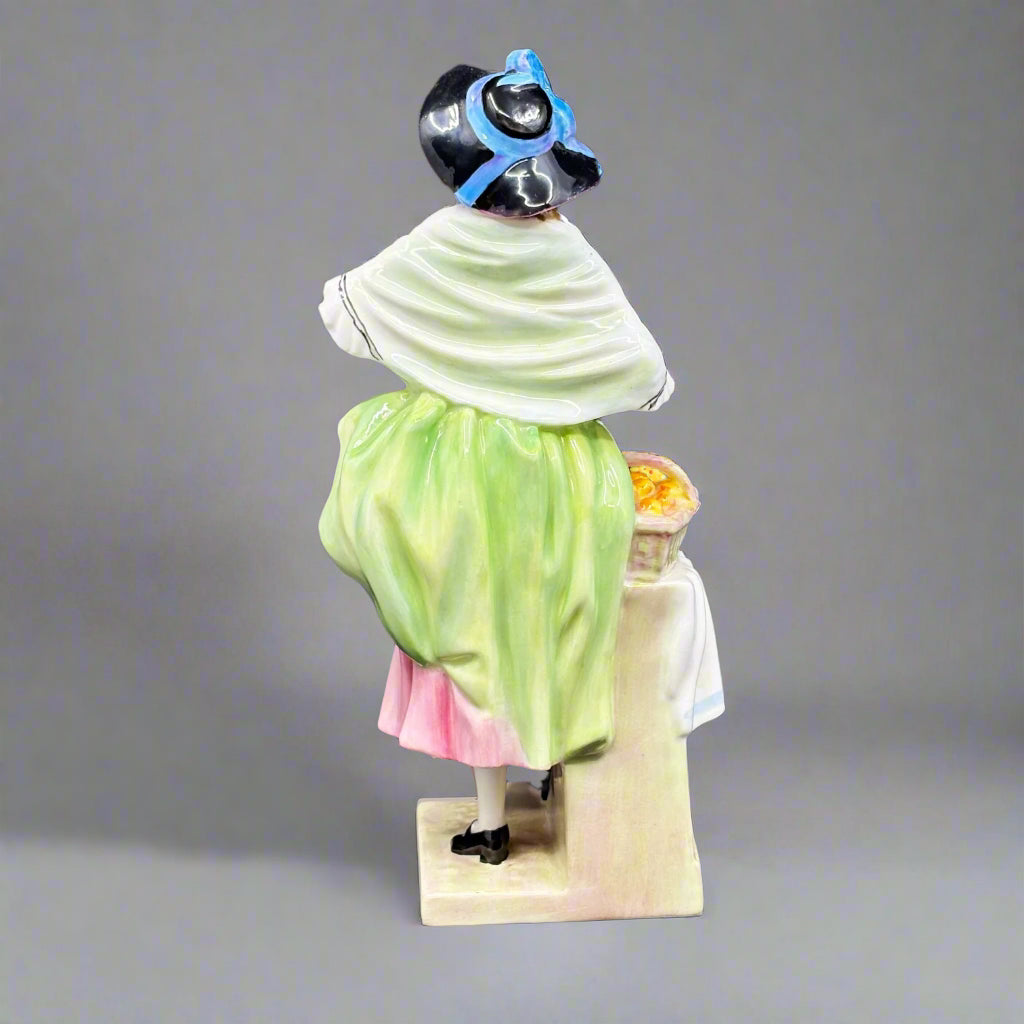 Royal Doutlon Figurine Nell Gwynn HN1887 - William Cross