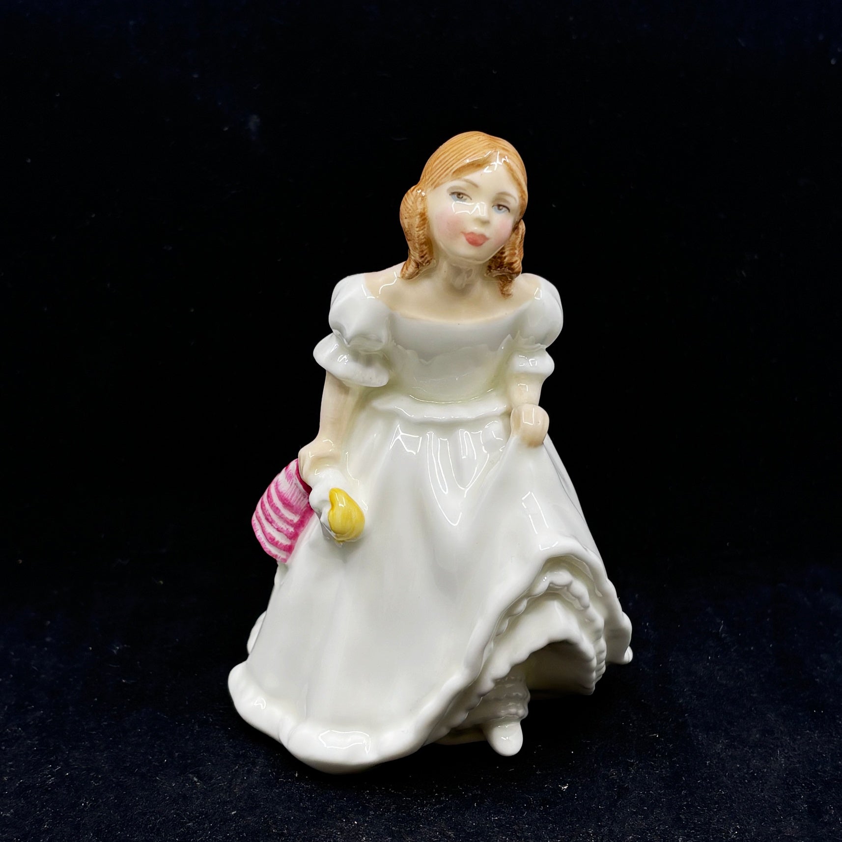 Royal Doulton Figurine Lynsey HN3043 - William Cross