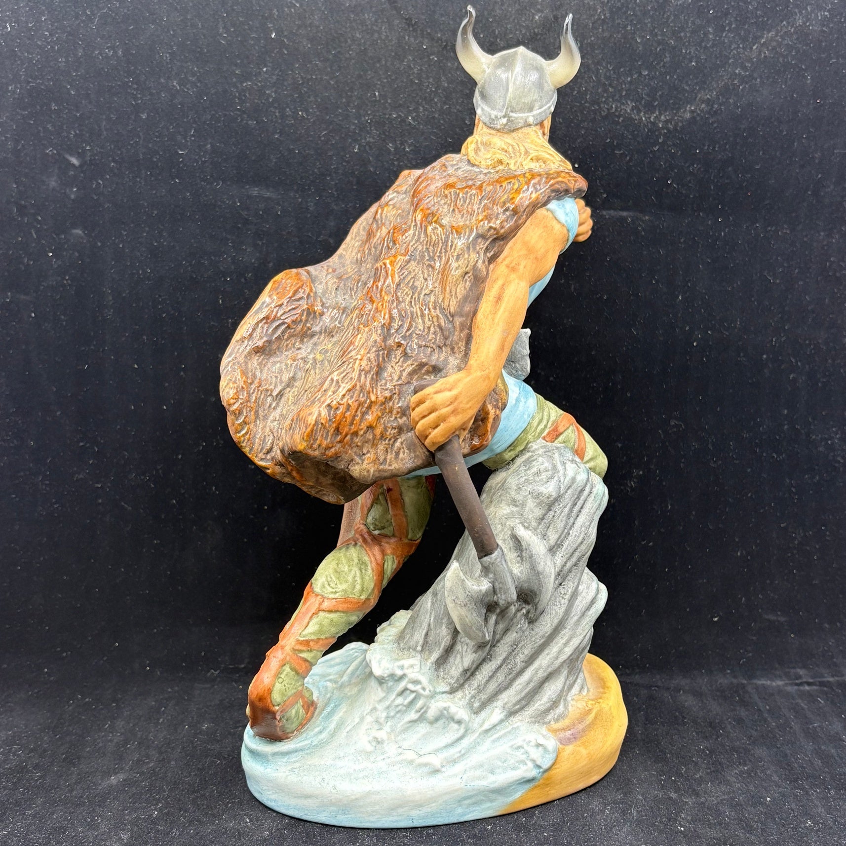 Royal Doulton Figurine Viking HN2735 - William Cross