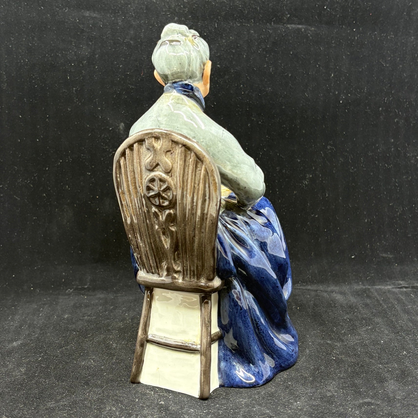 Royal Doulton Figurine Cup of Tea HN2322