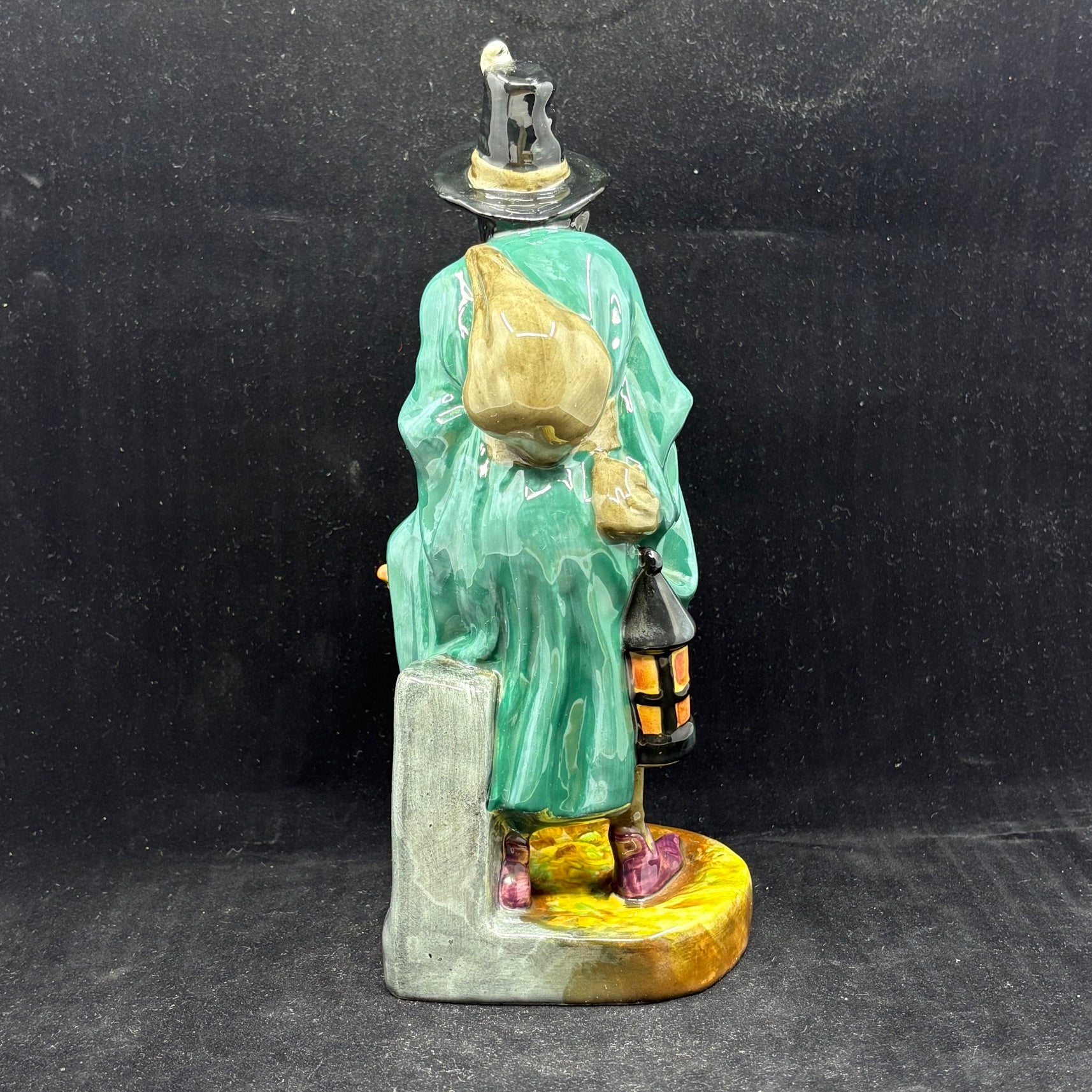 Royal Doulton Figurine Mask Seller HN2103 - William Cross