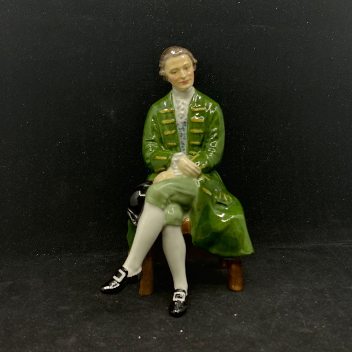 Royal Doulton Figurine Gentleman From Williamsburg HN2227 - William Cross
