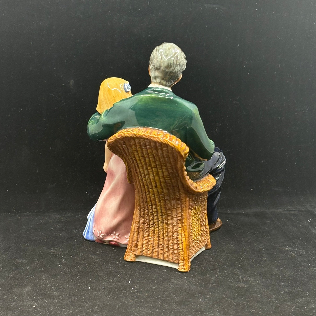 Royal Doulton Figurine Grandpas Story HN3546 - William Cross