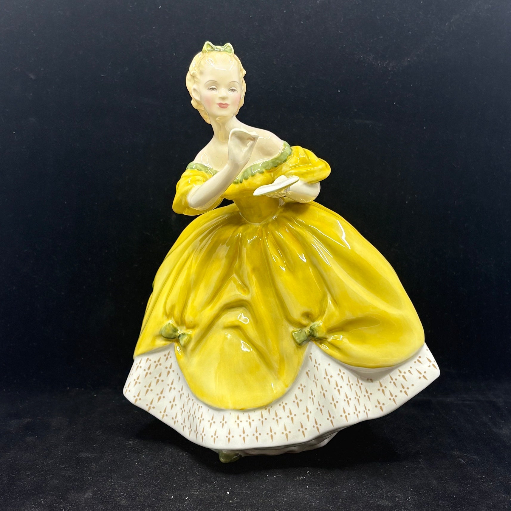 Royal Doulton Figurine Last Waltz HN2315 - William Cross