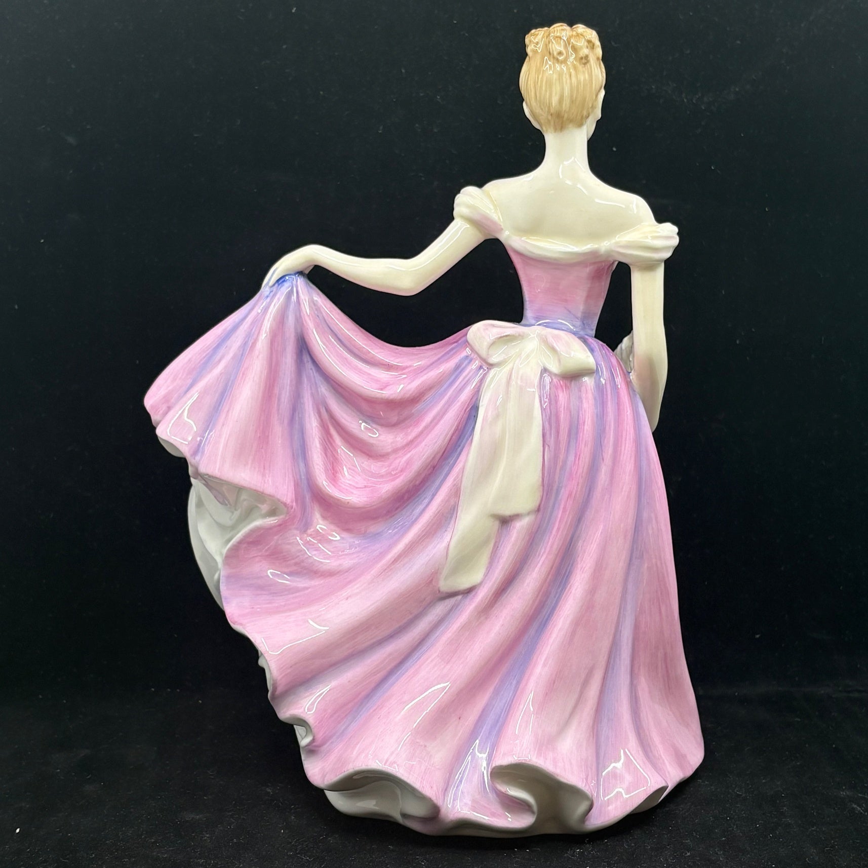 Royal Doulton Figurine Rachel HN3976 - William Cross