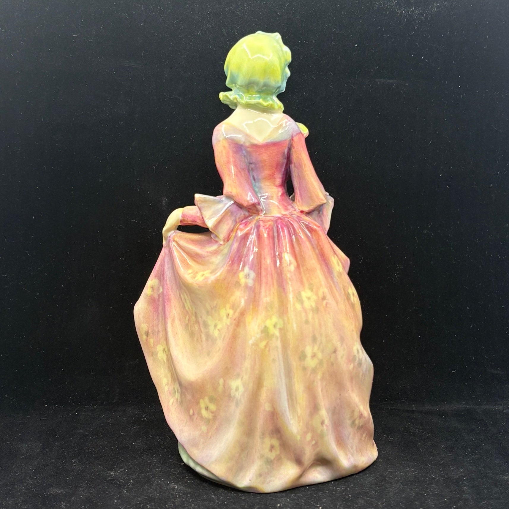 Royal Doulton Figurine Suzzette HN1487 - William Cross