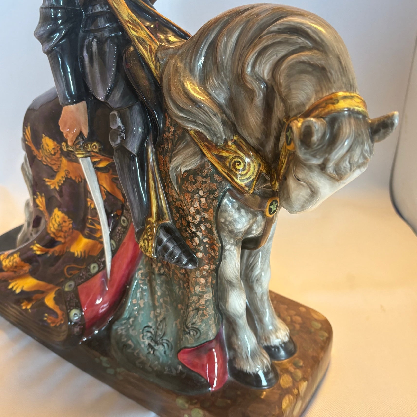 Royal Doulton Figurine St George HN2067 - William Cross