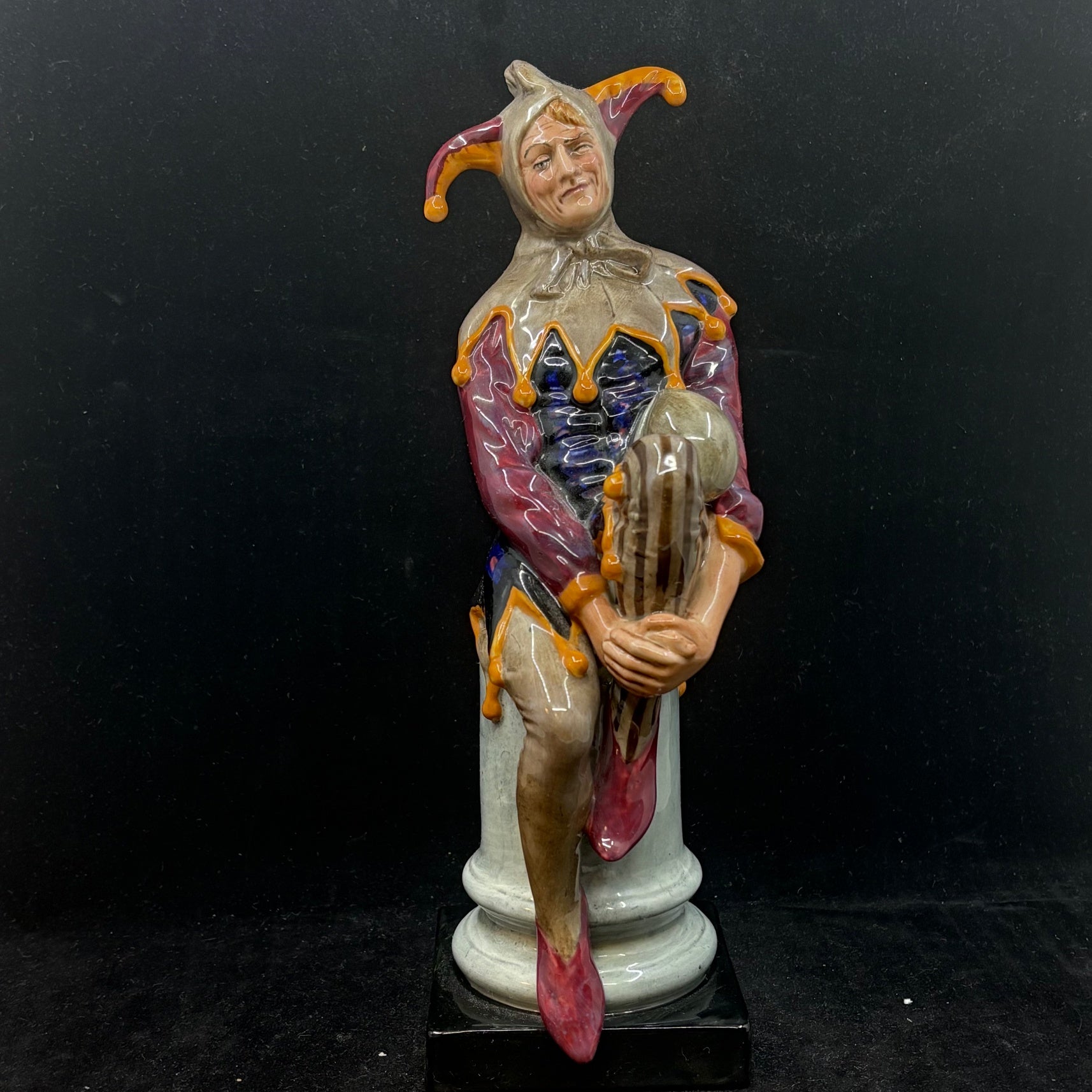 Royal Doulton Figurine The Jester HN2016 (1949-1997) - 10" Figurine