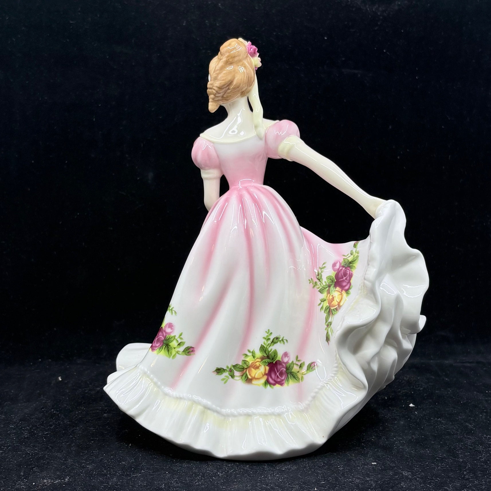 Royal Doulton Figurine Flower of Love HN4984 - William Cross