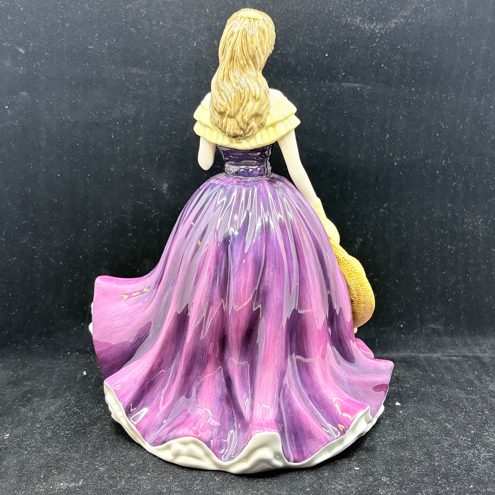 Royal Doulton Figurine Special Gift HN4744