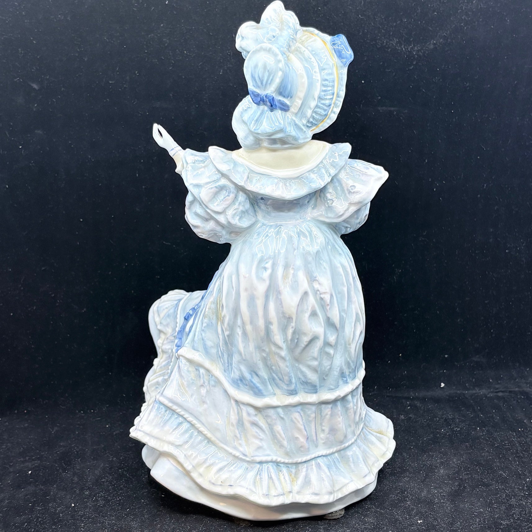 Royal Doulton Figurine Forget-Me-Knots HN3700 - William Cross