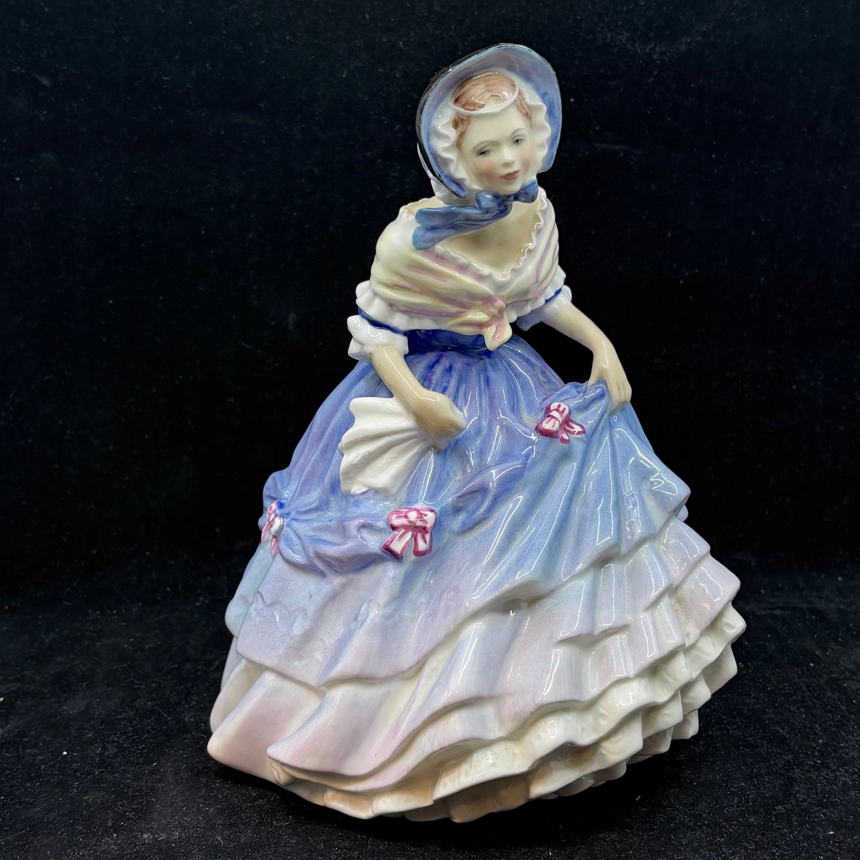 Royal Doulton Figurine Alice HN3368 - William Cross 