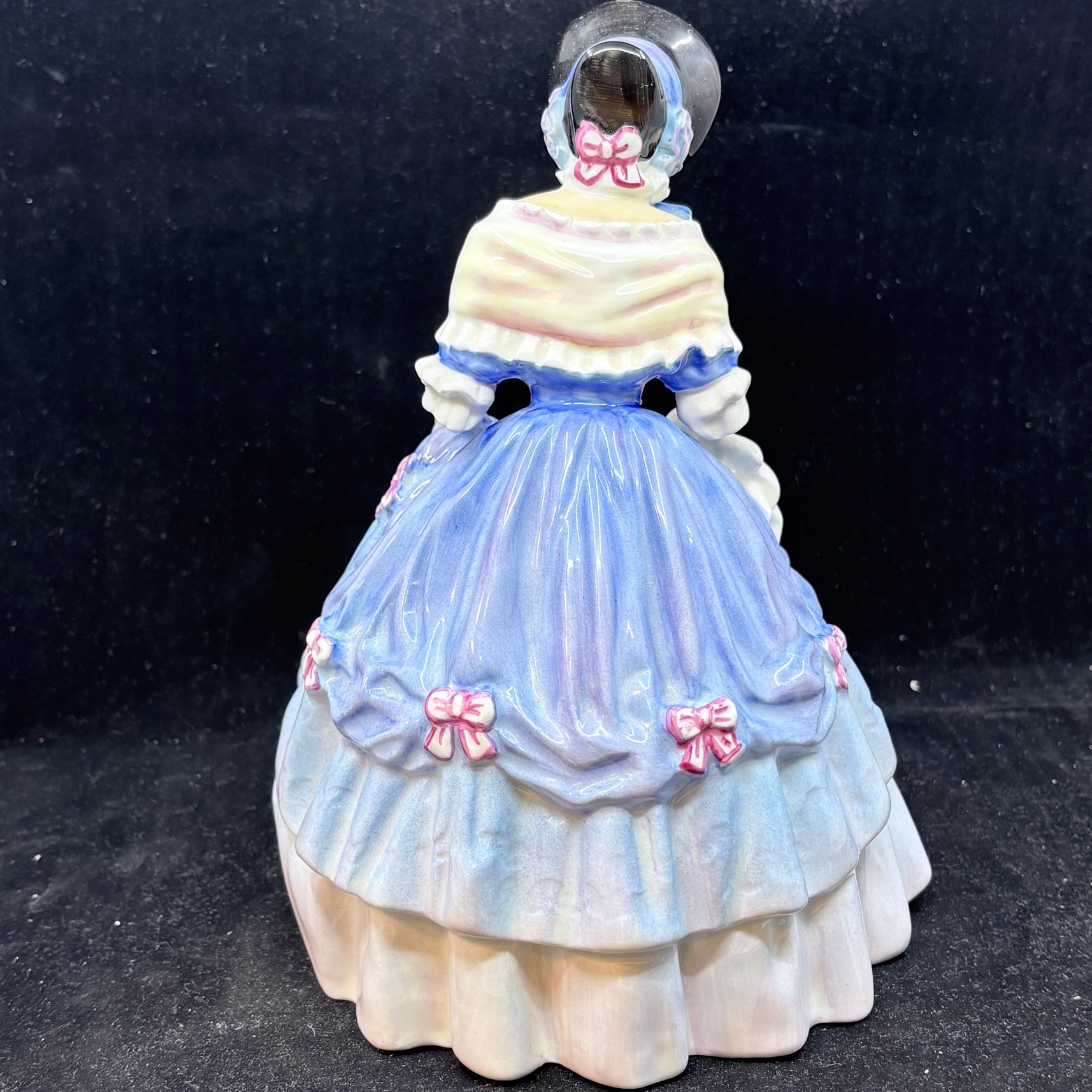 Royal Doulton Figurine Alice HN3368 - William Cross 