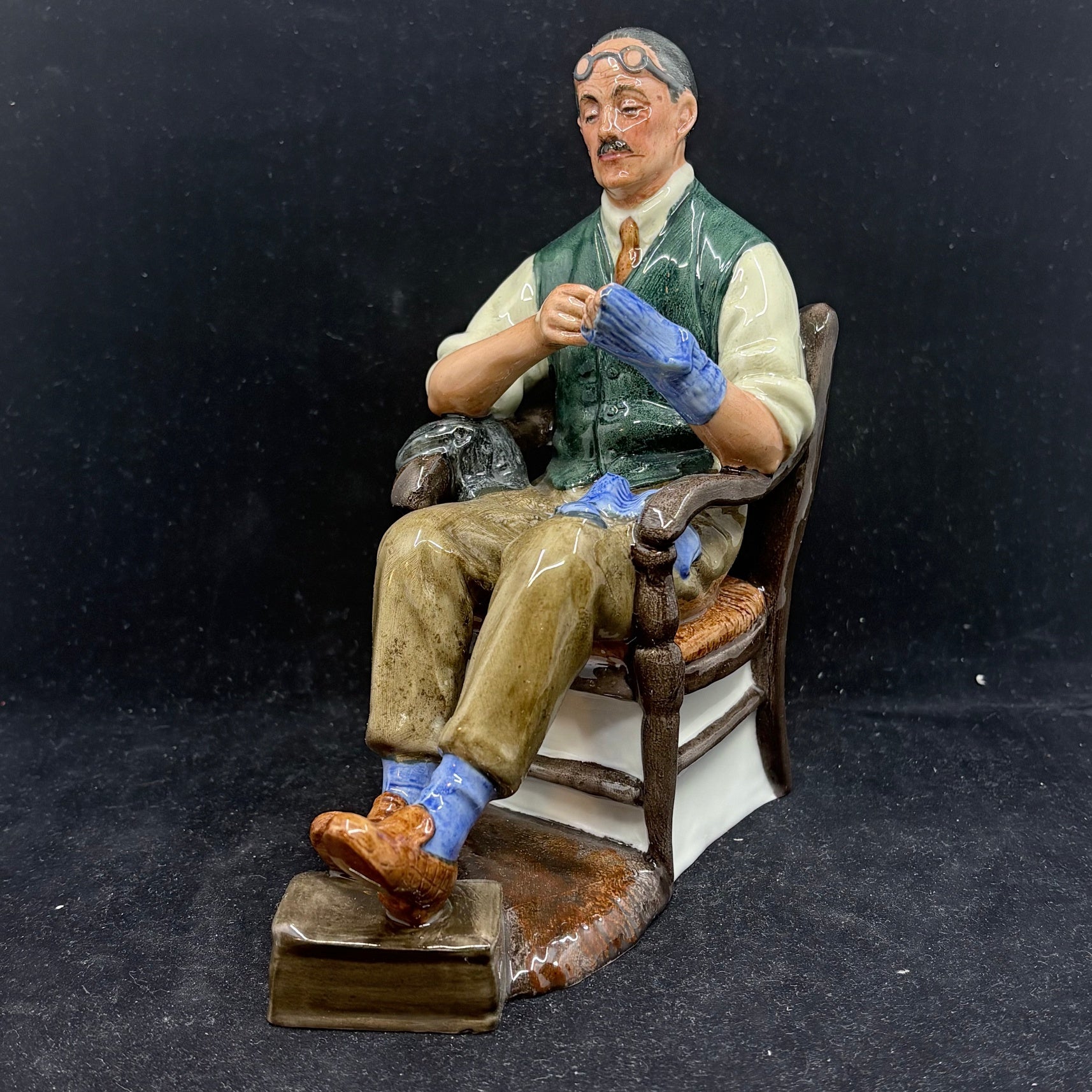 Royal Doulton Figurine The Bachelor HN2319 - William Cross