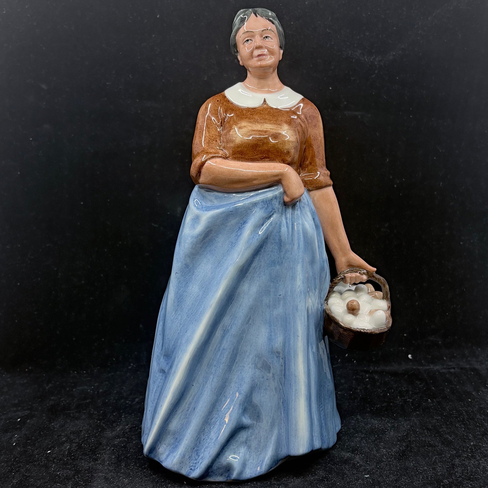 Royal Doulton Figurine The Farmers Wife HN3169 - William Cross