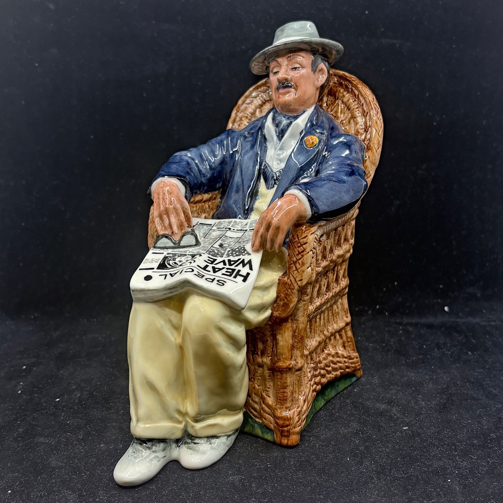 Royal Doulton Figurine Taking Things Easy HN2677 - William Cross
