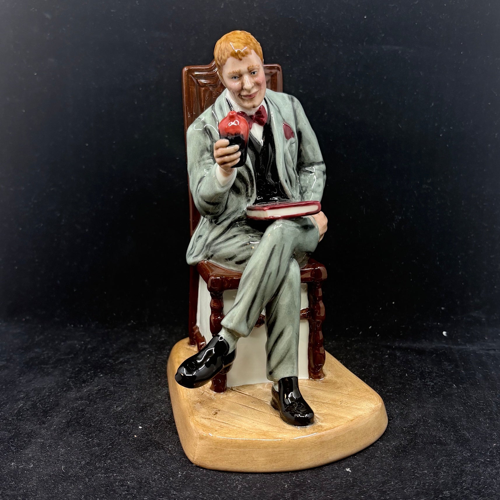 Royal Doulton Figurine Antique Dealer HN4424 - William Cross