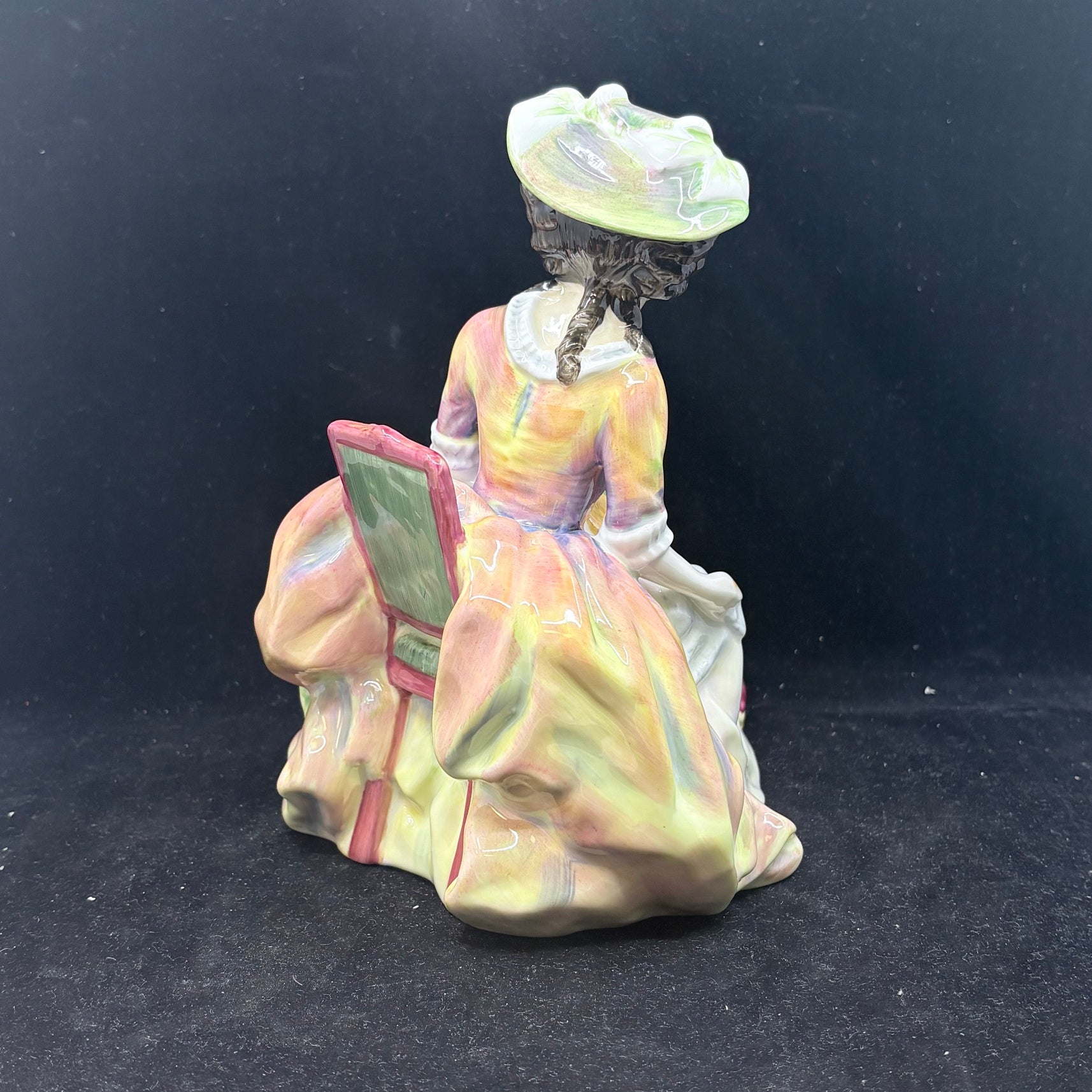 Royal Doulton Figurine Kathleen HN2933 - William Cross