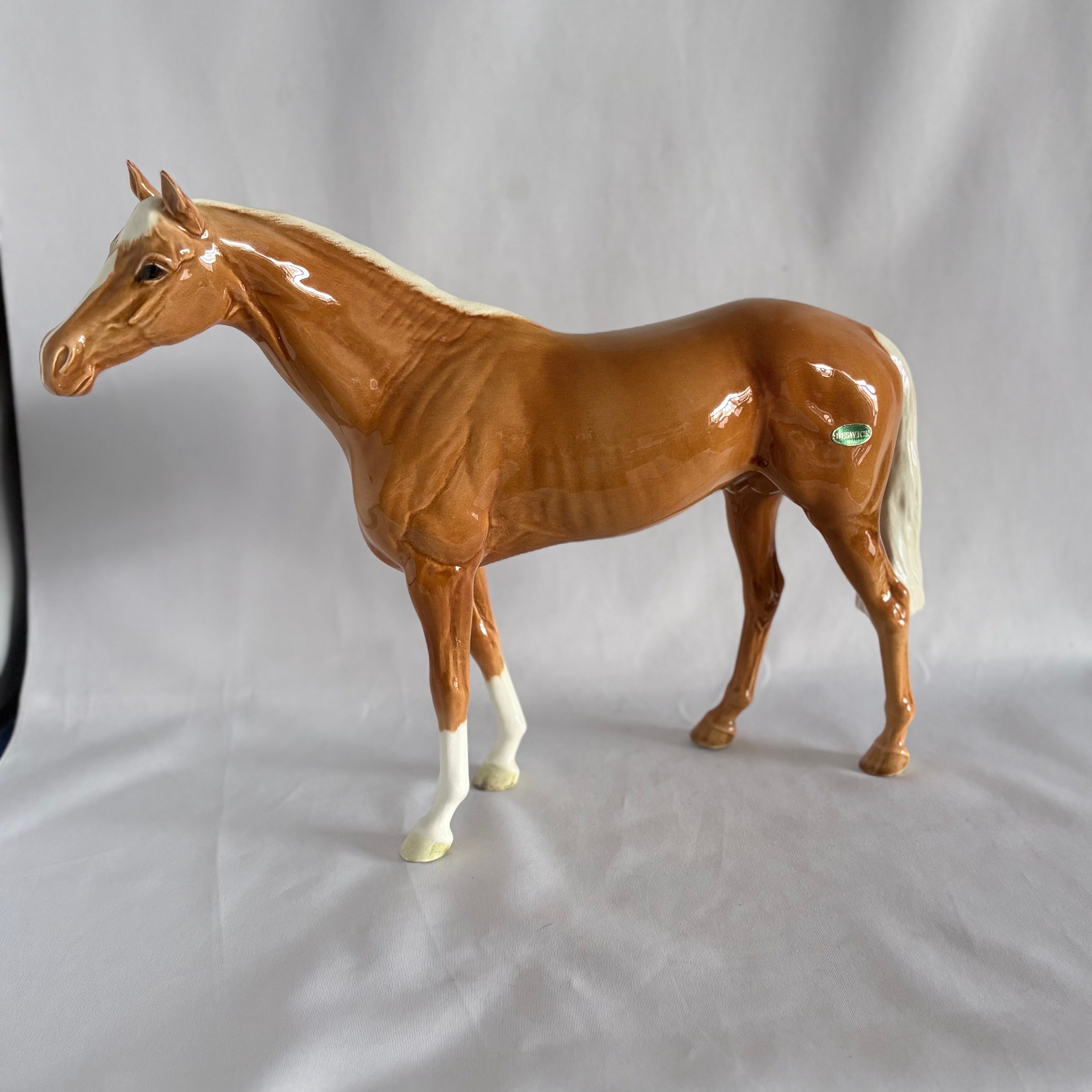 Beswick Large Racehorse Model 1564 Palomino Gloss Rare Colourway 1959–1982