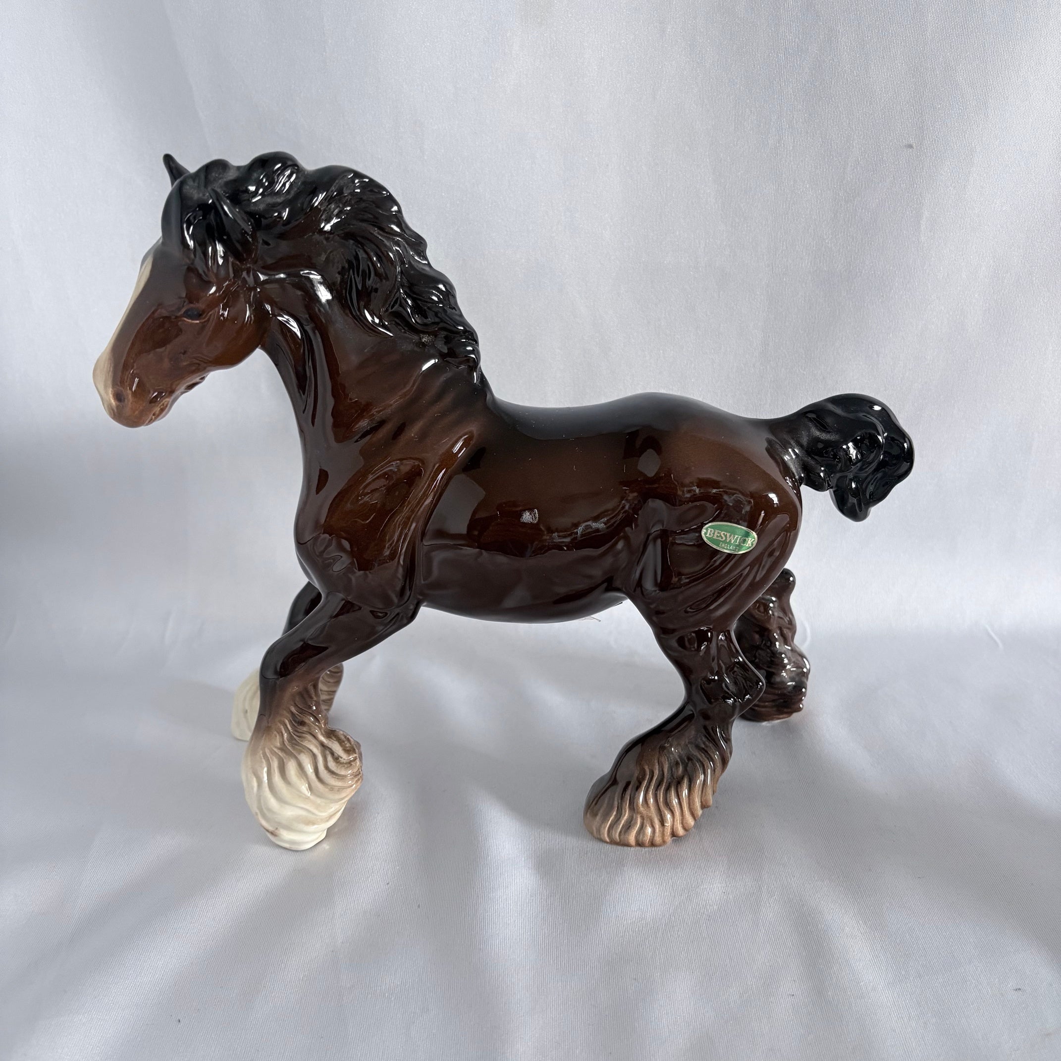Beswick Cantering Shire Model 975 Brown Gloss 1943–1989