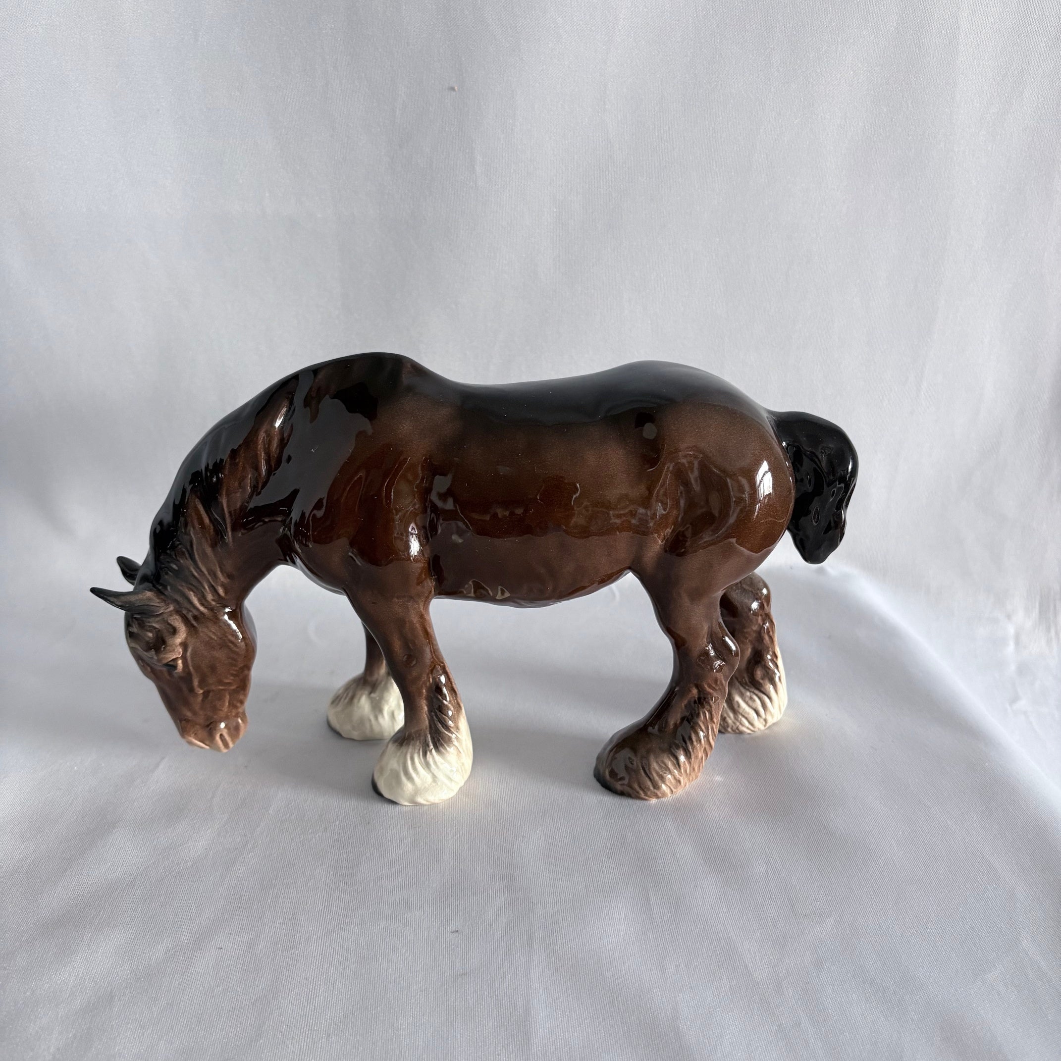 Beswick Grazing Shire Model 1050 Brown Gloss 