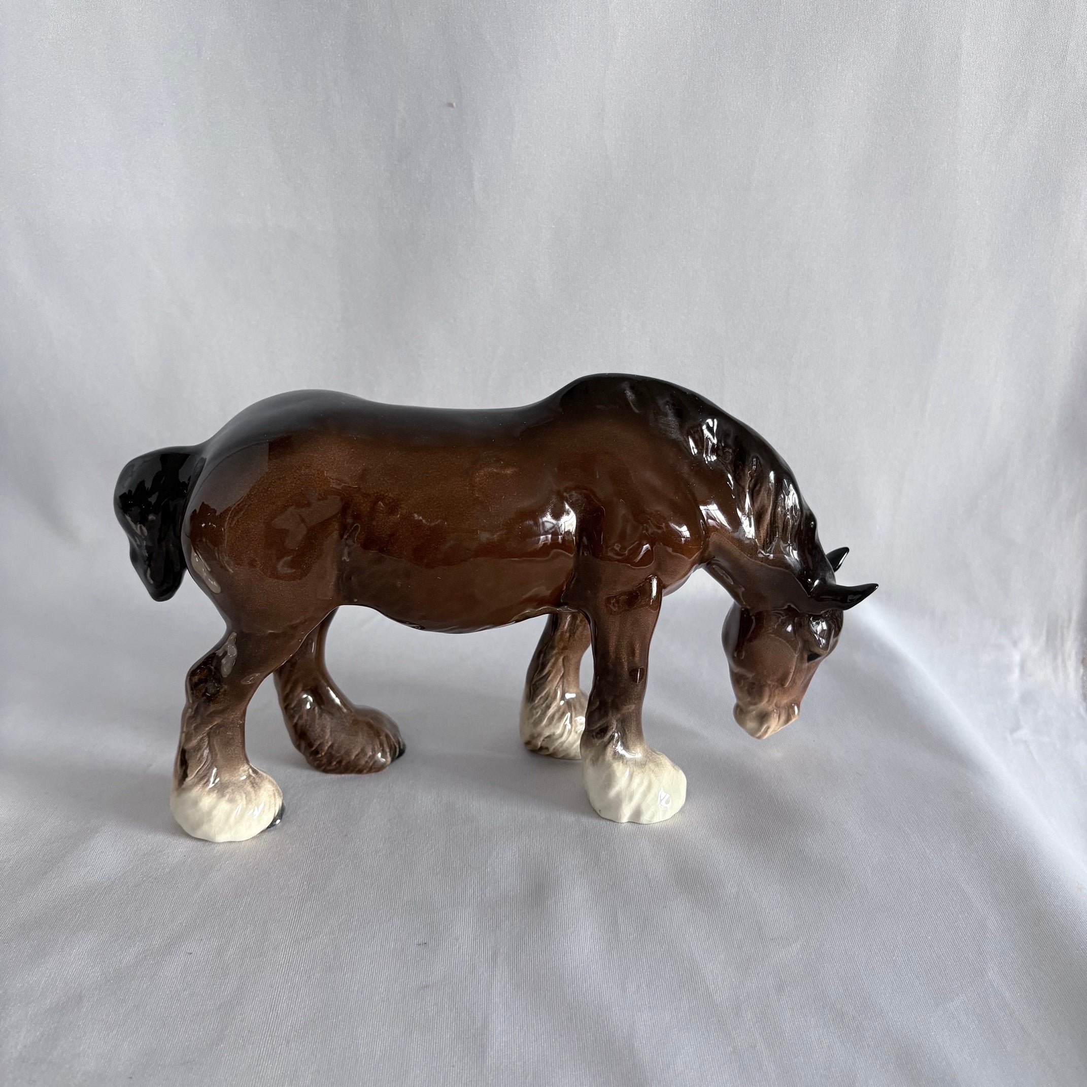 Beswick Grazing Shire Model 1050 Brown Gloss 